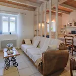 Le Moutat-la Cave Hébergement de vacances *