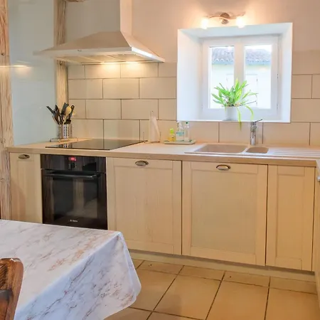 Le Moutat-la Cave Holiday home